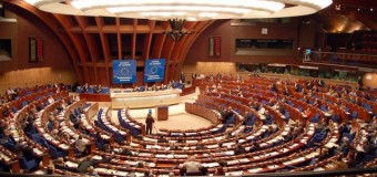 Deputații moldoveni au plecat la Strasbourg. Grigore Petrenco e printre ei!