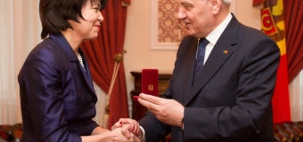 Oficial ONU decorat cu medalia „Meritul Civic” de Nicolae Timofti