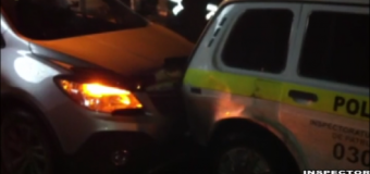 VIDEO// O minoră beată a accidentat o maşină de patrulare