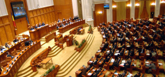Doi cetățeni moldoveni candidează la funcția de parlamentar la București