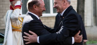 Traian Băsescu va primi cetăţenia Republicii Moldova