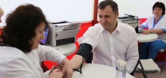 Vlad filat a donat sânge: Am un sentiment de mulţumire pentru că pot contribui la salvarea unei vieţi