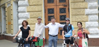 Doi bicicliști din Germania, s-au pornit din Chișinău spre casă pe biciclete