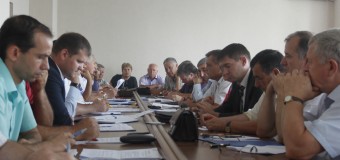 Problemele din sectorul de apă, discutate pe larg