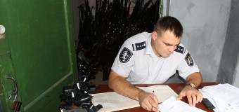 Deţinătorii de arme, verificaţi de poliţişti