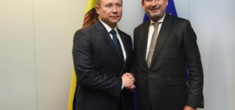 Valeriu Streleț și Johannes Hahn au vorbit și despre situația din sectorul bancar