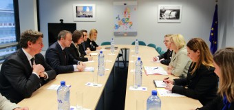 Comisarul European pentru Politica Regională: Prioritatea absolută este formarea unui Guvern stabil