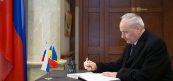 Președintele Timofti a transmis condoleanțe la Ambasadele României și Federației Ruse