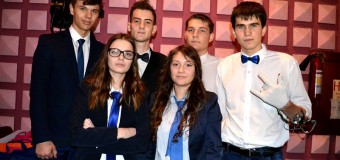 Science SLAM Moldova, ediția IV: Liceenii AȘM au uimit publicul cu un robotron cu diferite funcţii