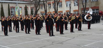 200 de copii au vizitat Unitatea militară 1002 a Trupelor de Carabinieri