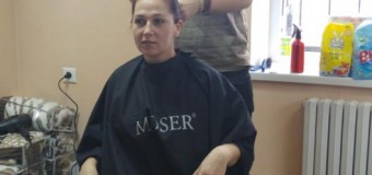 Mamele cu copii din Penitenciarul nr.16-Pruncul au fost coafate de hair-styliştii salonului „Micuşa Stil”