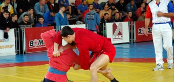 Sportivii fruntaşi, membri ai echipei naţionale de sambo, se pregătesc de Campionatul European