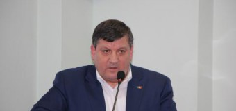 Un ministru a devenit doctor în științe economice