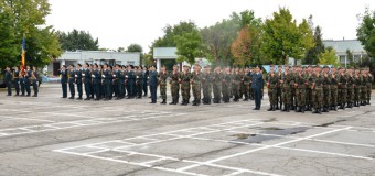 Sute de tineri au jurat credinţă Patriei