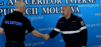 Salvatorii care au lichidat consecințele ploilor din această vară, medaliați