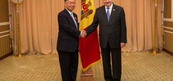 Președintele Nicolae Timofti i-a acordat Ambasadorului Japoniei „Ordinul  de  Onoare”