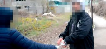 Proprietara unui schimb valutar, jefuită în timp ce se deplasa la serviciu (Video)