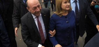 Soții Băsescu au depus astăzi jurământul pentru a dobândi cetățenia Republicii Moldova