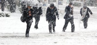 Vine iarna în România! Meteorologii au emis COD GALBEN de ninsori, vânt puternic şi polei în toată ţara