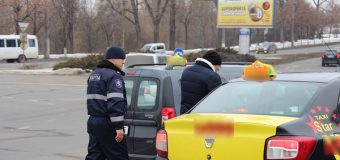 Trase pe dreapta și verificate! Mai multe automobile de taxi au fost supuse controalelor