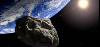 Un asteroid de 14 metri, descoperit cu trei zile în urmă, trece chiar acum pe lângă Pământ