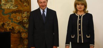 Soția lui Traian Băsescu va deține, în continuare, cetățenia RM. Cum e posibil?