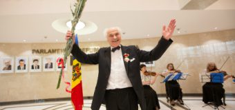 Maestrul Eugen Doga și-a sărbătorit  aniversarea a 80-a în Parlamentul Republicii Moldova (foto)