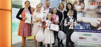 Câștigătorii concursului național „Familii diferite, aceeași dragoste” – premiați (foto)