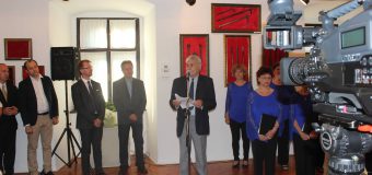 Expoziție patronată de Ambasadorul Țulea – în Ungaria: Peste o mie de obiecte din colecțiile lui Petru Costin și ale Muzeului Serviciului Vamal (foto)