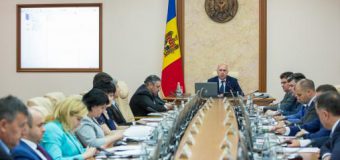 Guvernul a aprobat: Soţia aflată în întreţinerea soţului asigurat va beneficia de indemnizaţie de maternitate