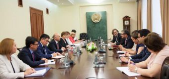 Filip: Programul cu FMI ne-a ajutat să restabilim încrederea partenerilor străini şi ne vom focusa în continuare pe asigurarea bunei implementări a acestuia