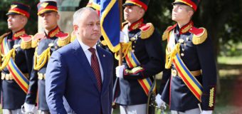 Igor Dodon a conferit înaltele distincții de stat unui grup de militari (Foto)