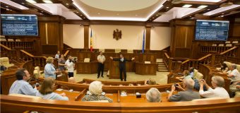 16 ambasadori ai prieteniei au vizitat astăzi Parlamentul Republicii Moldova (foto)