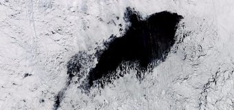 Gaura gigantică din Antarctica se extinde pe zi ce trece. Oamenii de știință nu au încă o explicație