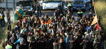 Grevă în Catalonia: Autostrăzi și trenuri blocate