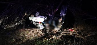 Un bărbat, prins în fiarele mașinii – a decedat