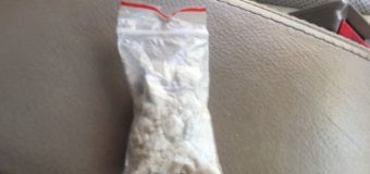 Traficanți de droguri, reținuți în flagrant de polițiști