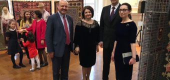 La Strasbourg, a fost inaugurată o expoziție de covoare și costume tradiționale din Republica Moldova