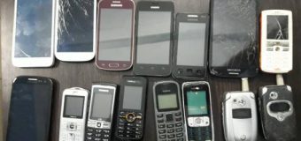 Au încercat să „aprovizioneze” deținuții cu telefoane mobile