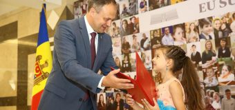 O pianistă a primit Diploma Parlamentului R. Moldova. Candu: „Noi avem oameni talentați”