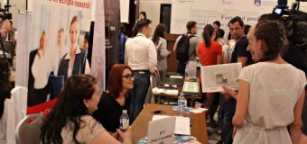 Peste 2000 de locuri de muncă oferite la Târgul locurilor de muncă