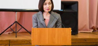 Premierul Maia Sandu către funcționarii de stat: „Nu ieșiți în stradă”