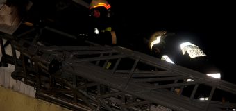 Incendiu pe strada Ion Creangă din Chișinău. 8 autospeciale au intervenit