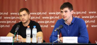 Protestatarii unioniști, din fața Ambasadei Federației Ruse la Chișinău: „Dacă astăzi sunt pumni, mâine ar putea să fie arme”