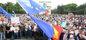 (VIDEO) Protest în Chișinău, după invalidarea alegerilor: „Jos mafia!”