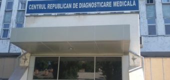 UPDATE: Schemă de corupţie la Centrul republican de diagnosticare medicală. Şapte persoane reţinute