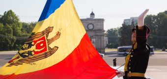 Drapelele de stat – coborâte în bernă. Ziua comemorării victimelor deportărilor staliniste