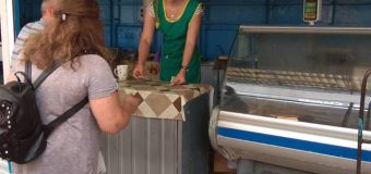 Acțiuni de inspectare în piețele din Chișinău! Au fost verificate punctele de comercializare a peștelui viu