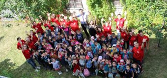 Rechizite pentru 100 de copii și tineri defavorizați din diferite regiuni ale Republicii Moldova