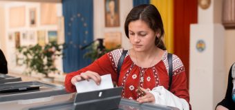 Elevii din mai multe școli din Moldova și-au organizat propriile alegeri